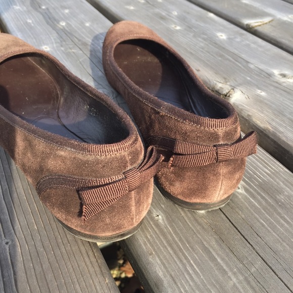 Salvatore Ferragamo Soft Suede Flats Size 9 - Picture 3 of 10